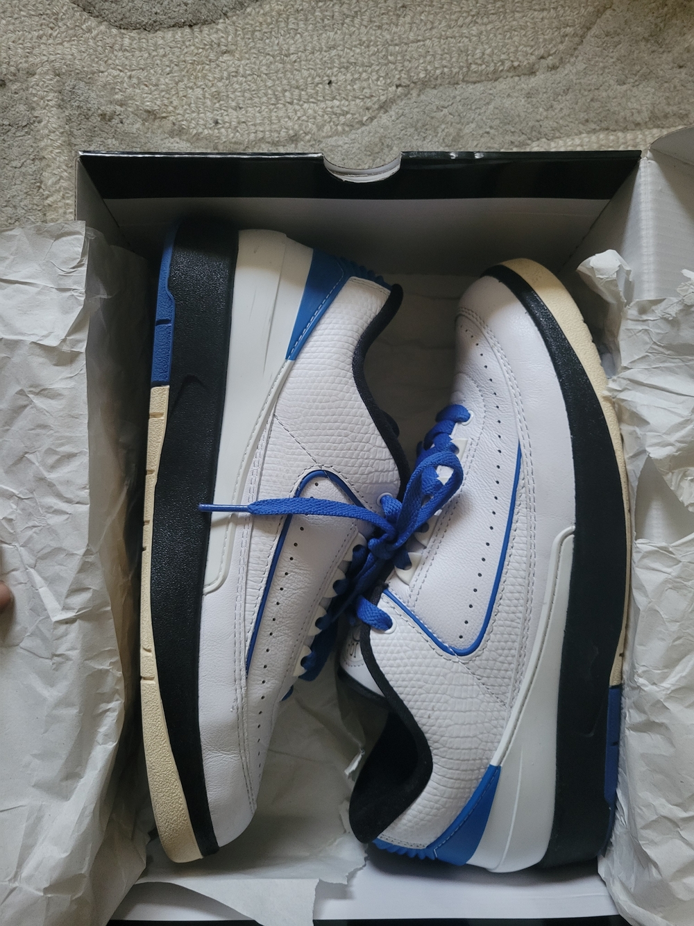 Jordan Retro 2 White & Blue Low